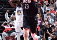 俄克拉荷马雷霆迎欧联关键赛，赛后绝杀压哨，底气十足，更衣室氛围转暖(库里绝杀雷霆虎扑赛后)-JINNIANHUI